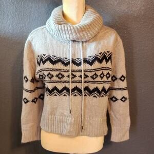 Moon & Madison Turtle Neck Knit Cropped Sweater Size Small